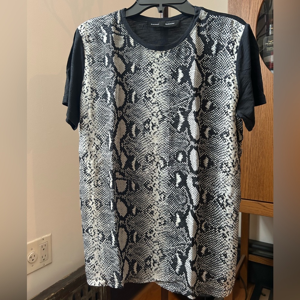 Proenza schouler snakeskin print silk t shirt size small